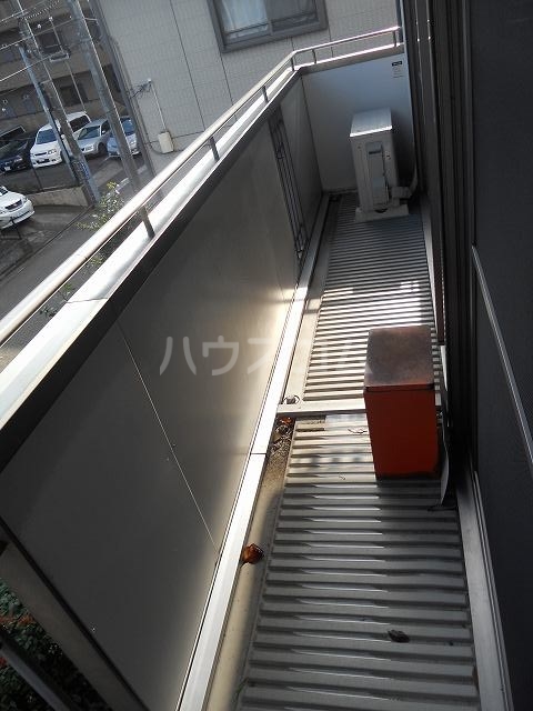 13/18 バルコニー