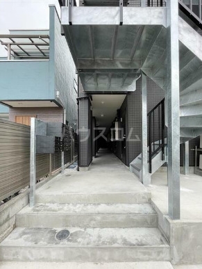 14/18 エントランス