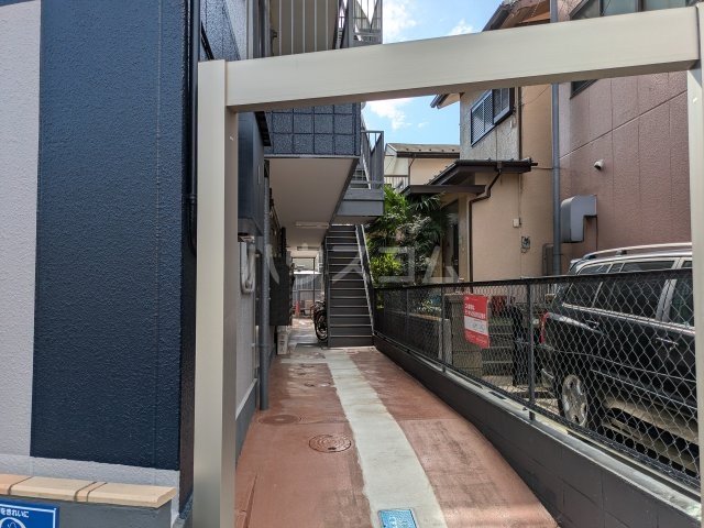 21/30 エントランス