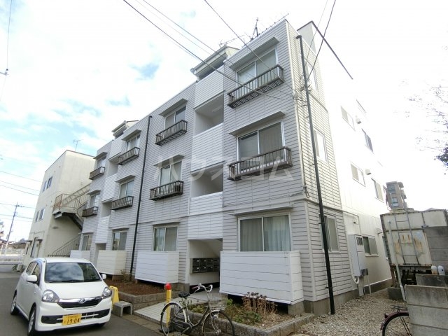 23/30 エントランス