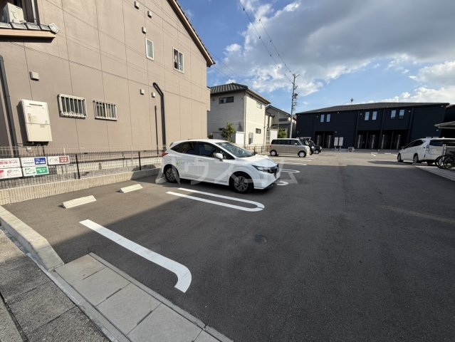 22/28 駐車場