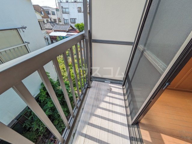 23/28 バルコニー