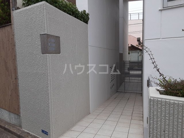 2/5 エントランス