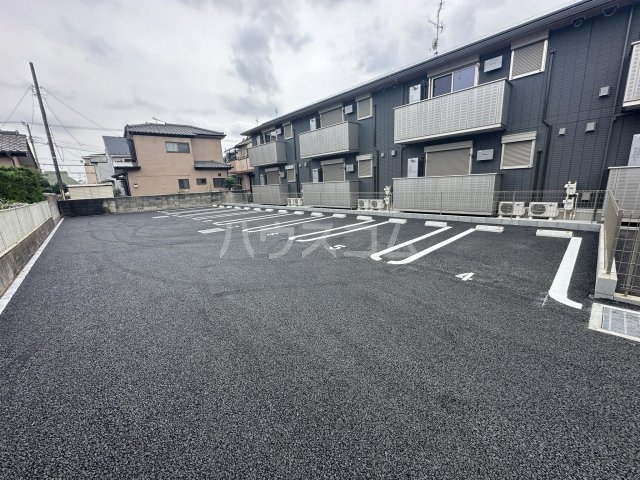 28/30 駐車場