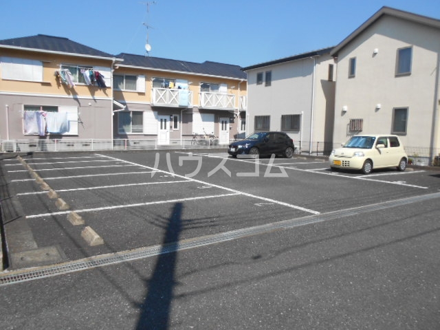 21/28 駐車場
