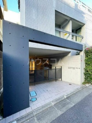 23/24 エントランス
