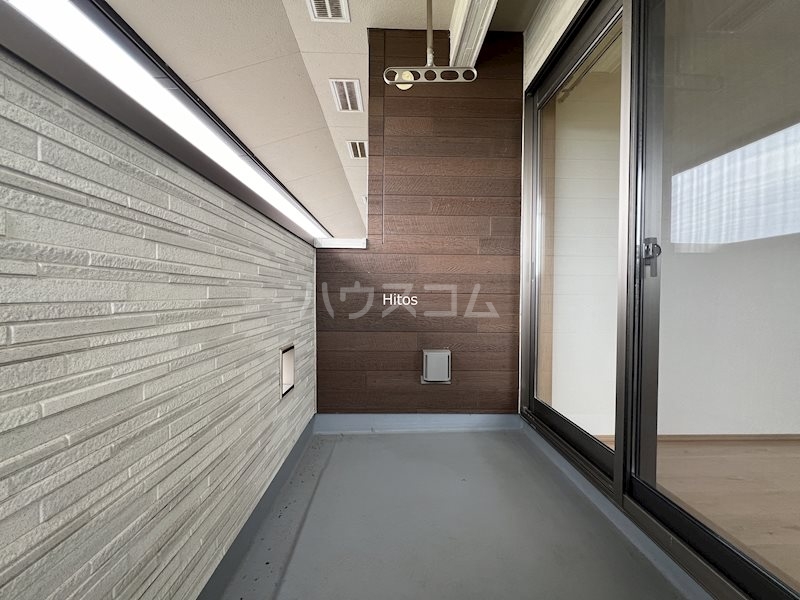 16/23 バルコニー