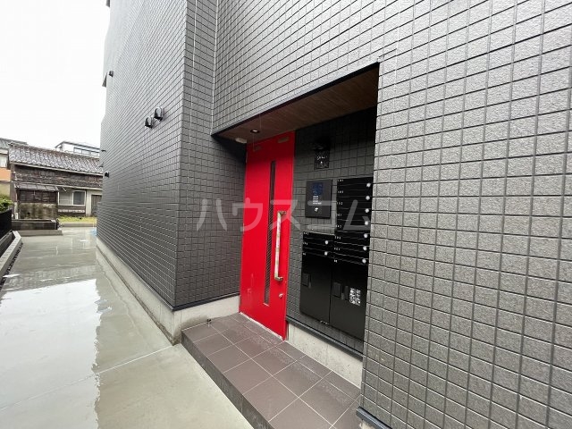 22/30 エントランス