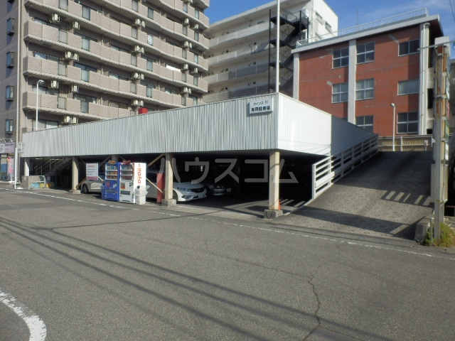 22/29 駐車場