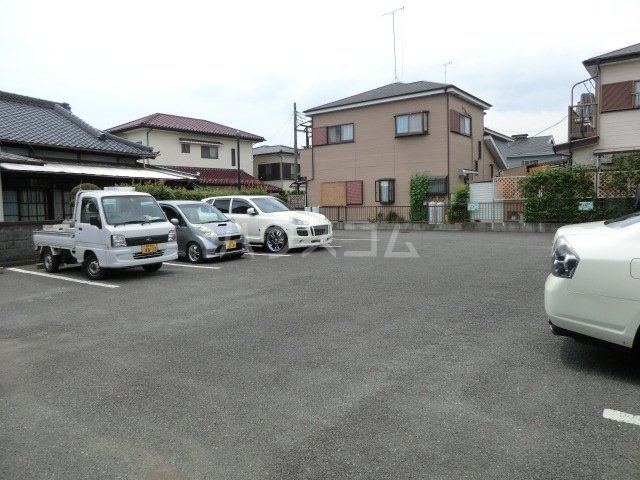 27/30 駐車場