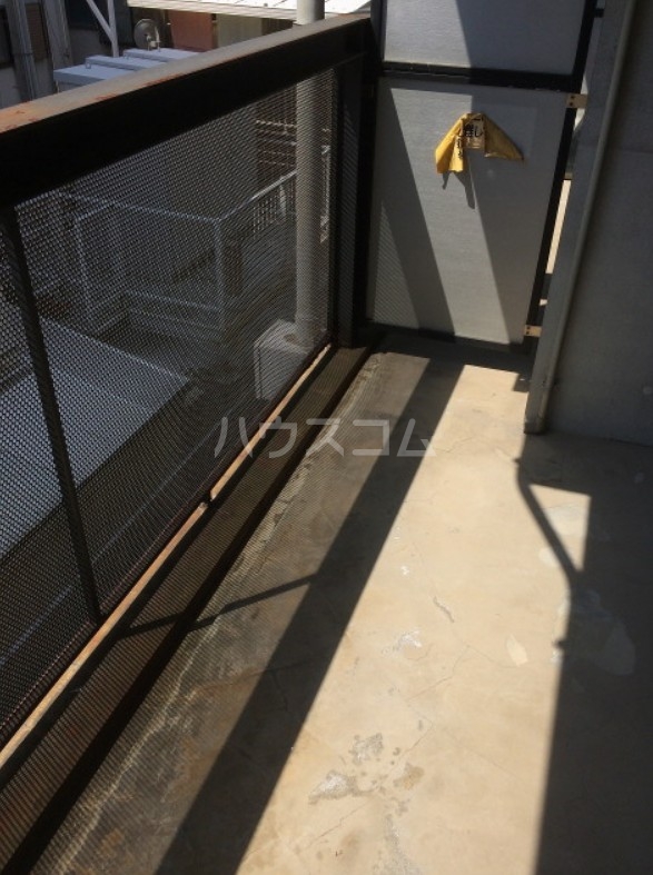 15/28 バルコニー