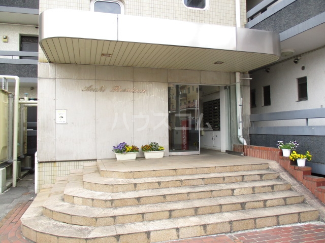 21/30 エントランス