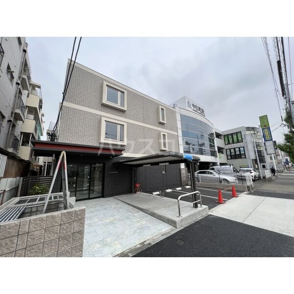 18/28 エントランス