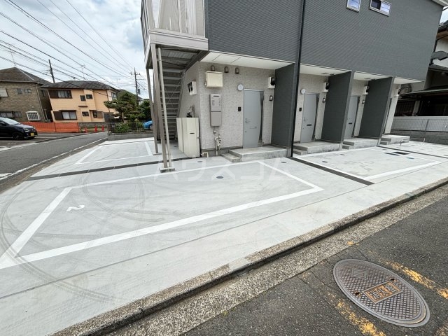28/30 駐車場