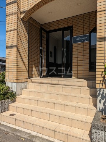 18/25 エントランス