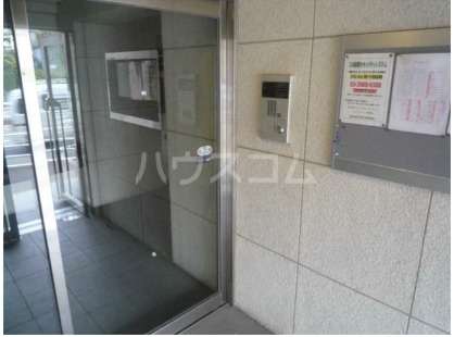 20/27 エントランス