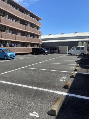 16/23 駐車場