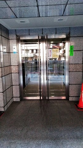 25/30 エントランス