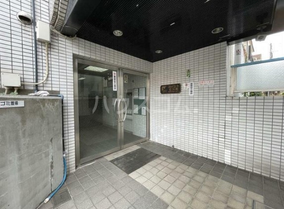 15/23 エントランス