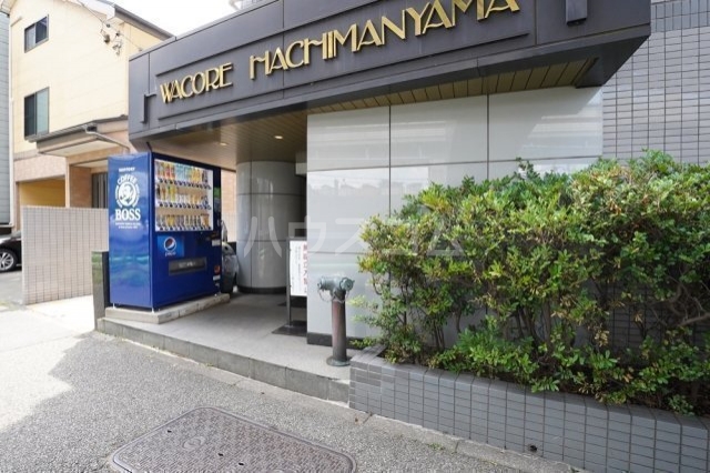 24/30 エントランス