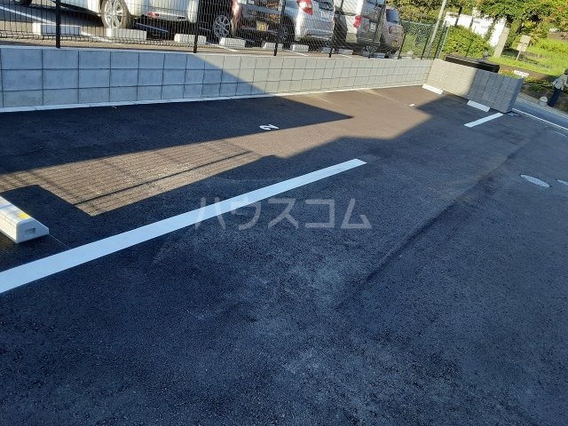 24/25 駐車場