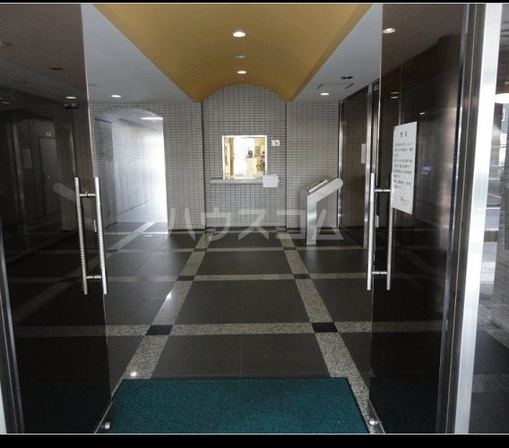 22/30 エントランス