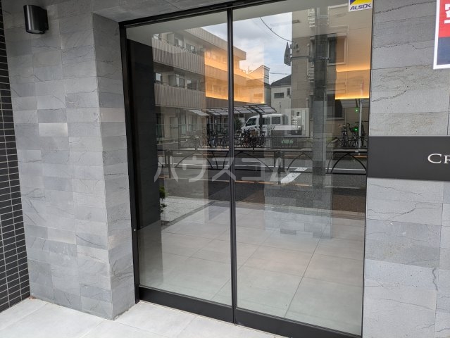 28/30 エントランス