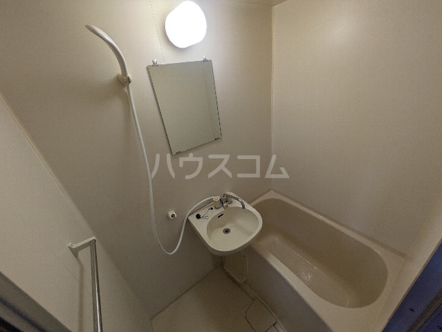 13/30 浴室