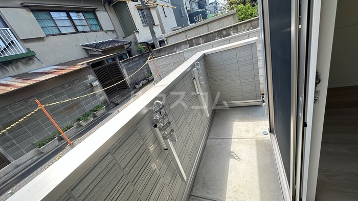 18/27 バルコニー