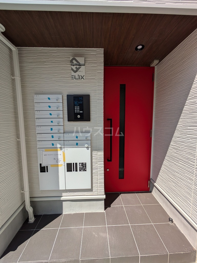 2/4 エントランス