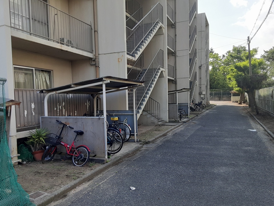 16/22 エントランス