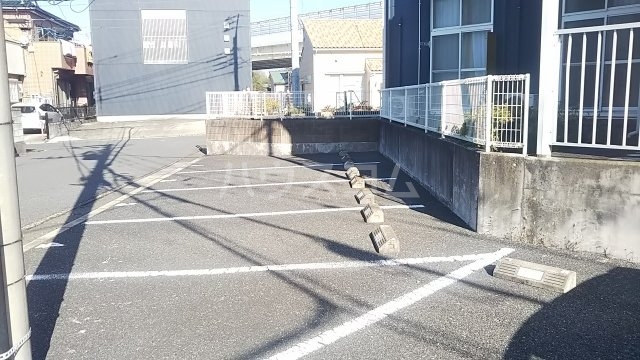17/27 駐車場