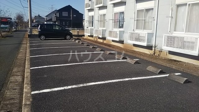 16/16 駐車場