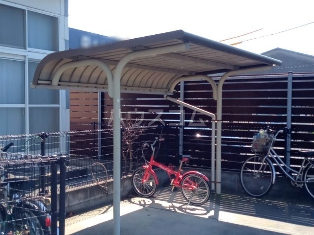 13/13 エントランス