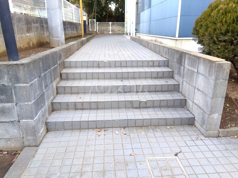 15/16 エントランス