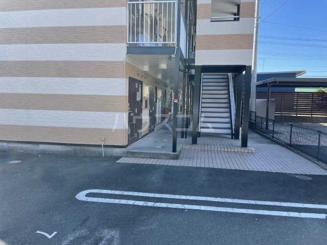 14/22 エントランス