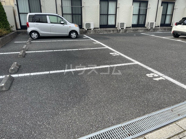 2/2 駐車場
