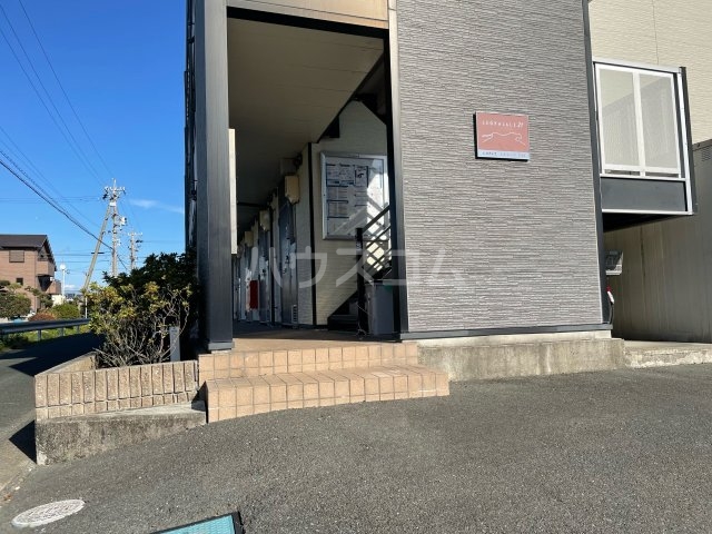 16/22 エントランス