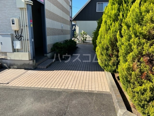 16/21 エントランス