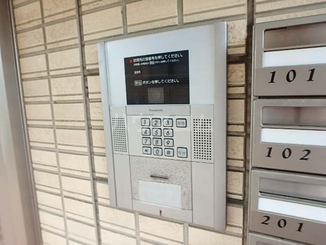 17/26 エントランス