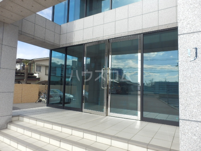 22/30 エントランス