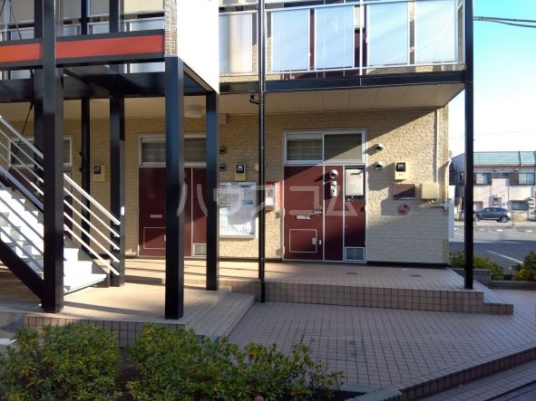 18/29 エントランス