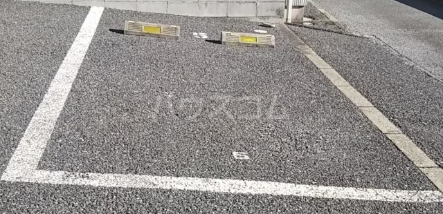 18/26 駐車場