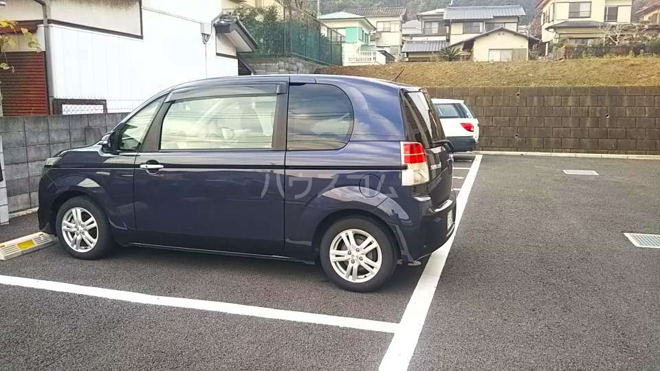 17/17 駐車場