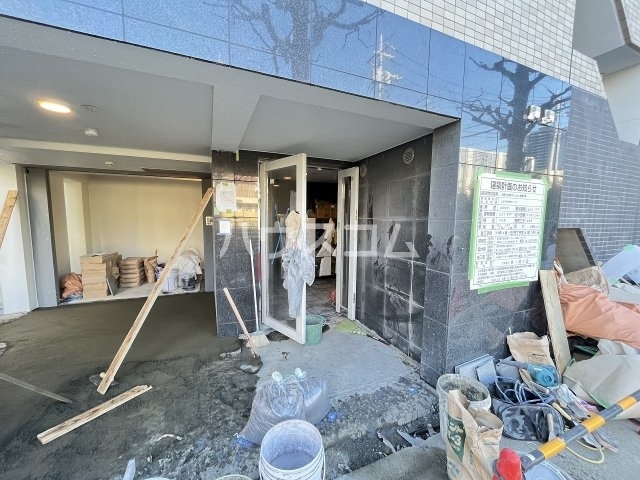 21/30 エントランス