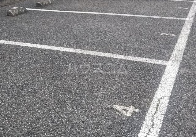 16/16 駐車場
