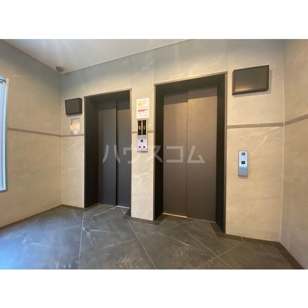 21/29 エントランス