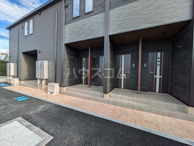 24/30 エントランス