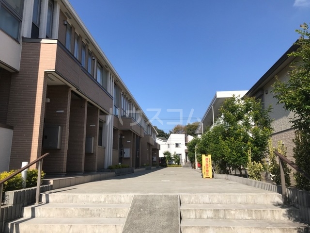 24/29 エントランス