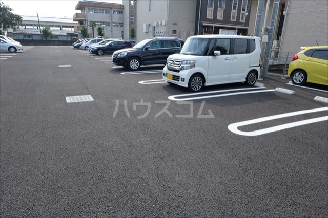2/7 駐車場